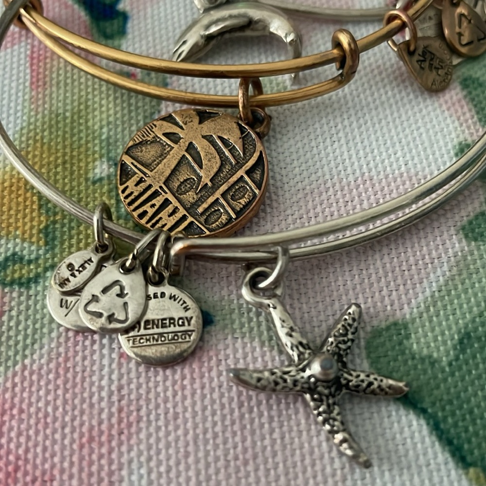 Beachy Bangle Set - Picture 2 of 4
